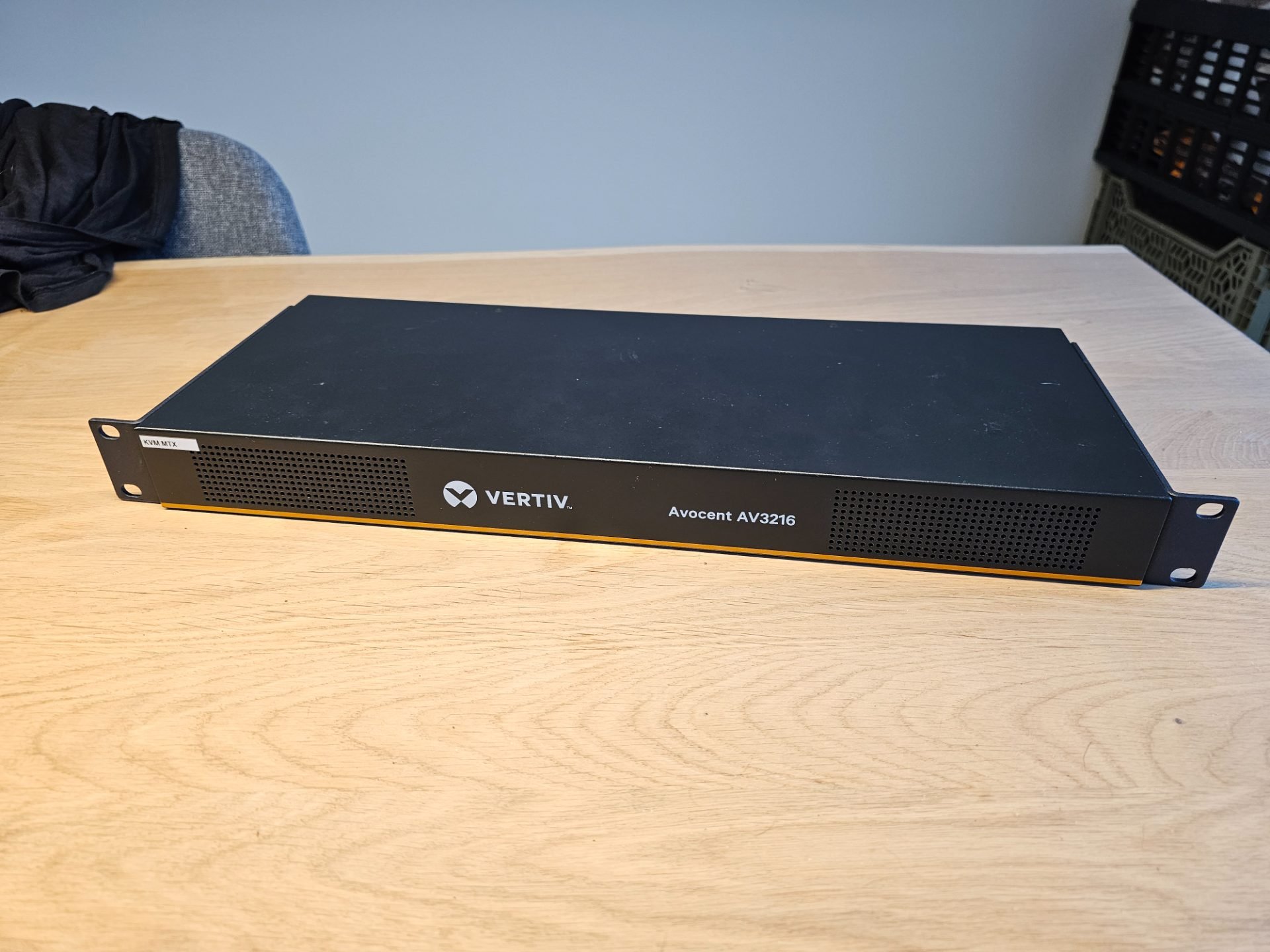 Vertiv Avocent AV3216